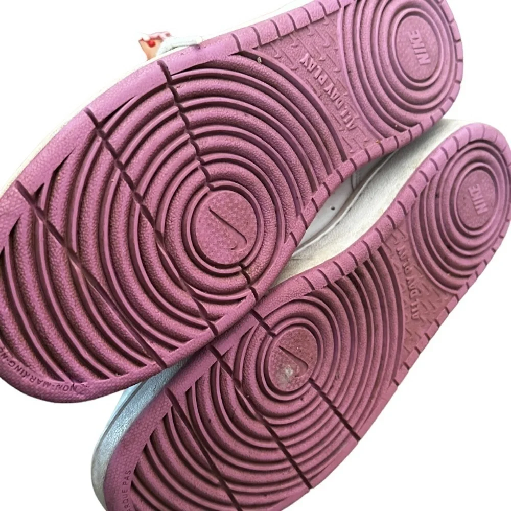 Nike Athletic‎ Shoes